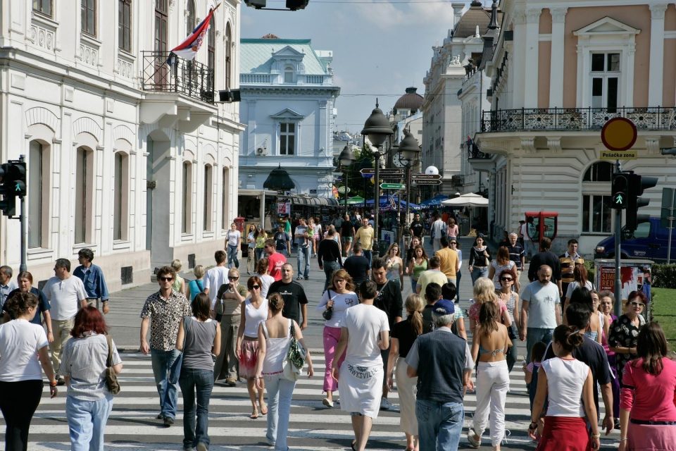 Србите ги сакаат Грците, Албанците – Италијанците