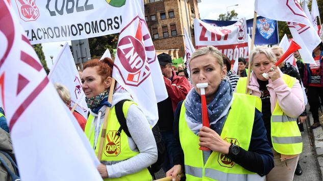 Полска ќе им плаќа на младите да останат во земјата