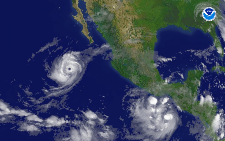 Ураганот Роуз се движи кон Мексико