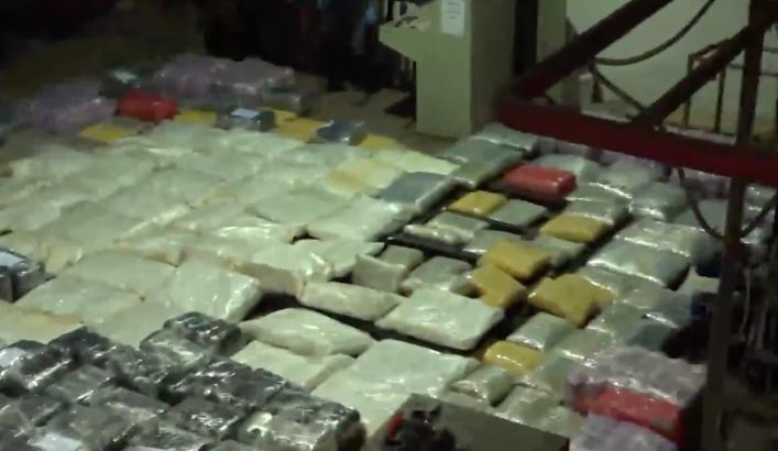 Во Албанија уапсени Американци, барани за производство и продажба на синтетичка дрога
