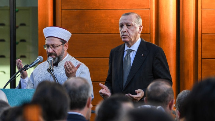 Ердоган го осуди ставот во Германија кон играчи од турско потекло
