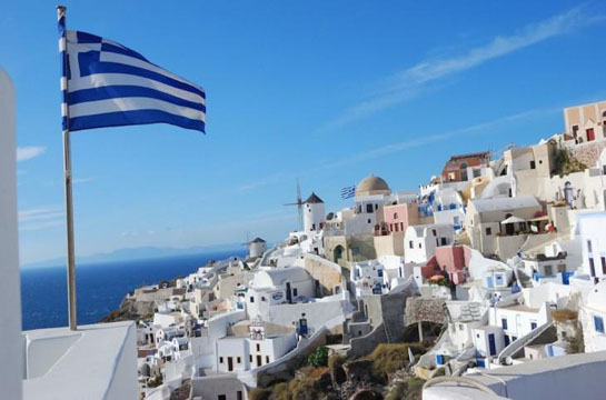 Речиси за 10 отсто зголемен бројот на туристи во Грција