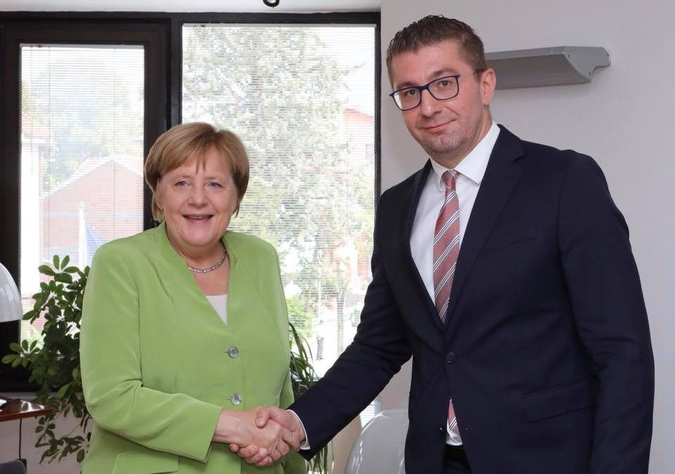 Мицкоски по средбата со Меркел: Следната недела ќе го донесеме конечниот став за референдумот