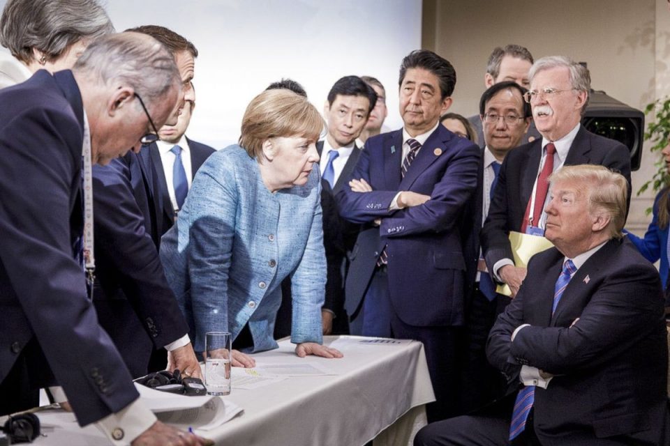 Светот и верува на Меркел, не го ферма Трамп