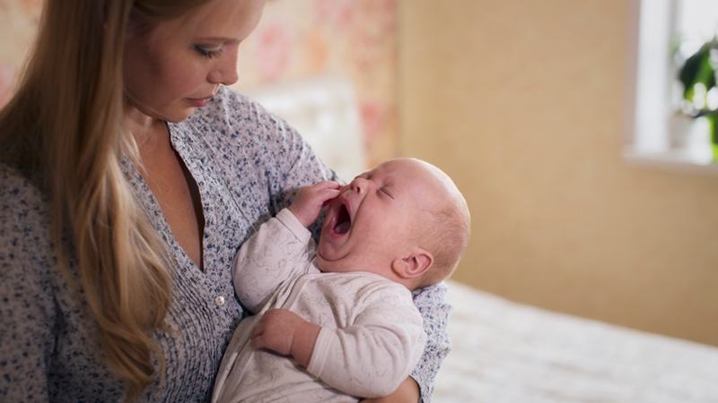 Зошто бебињата плачат без солзи