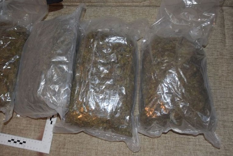 Жител на Стојаково фатен со 6,5 килограми марихуана