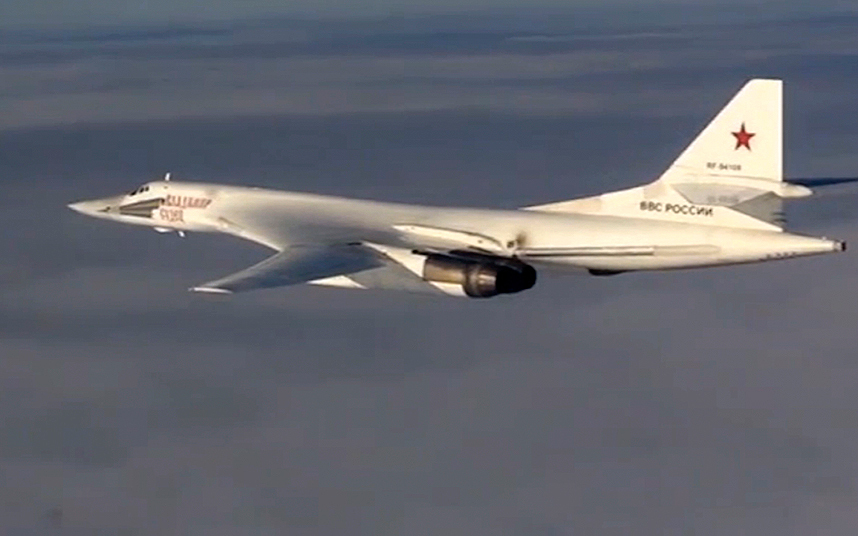Руски бомбардери Ту-160 летаат кон воената вежба на НАТО
