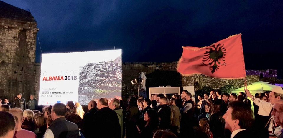 Албанската опозиција размислува за враќање на смртната казна