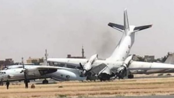 Полетаа во исто време: Погледнете каков се кршат два „Антонов“ авиони (ВИДЕО)