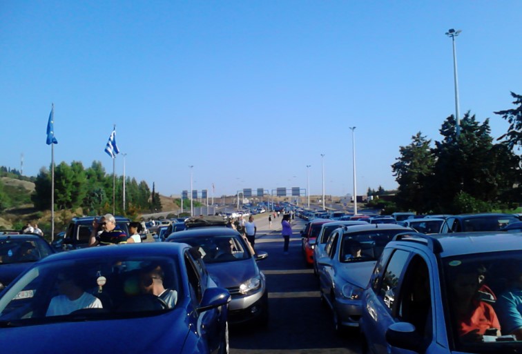 Агим Нухиу: Подготвивме т.н. бесплатни лепенки за возилата кои ќе патуваат во Грција