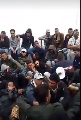 На патот Штип-Радовиш: Во комбе пронајдени 40 мигранти