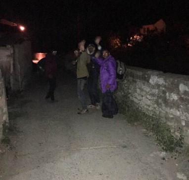 Седум мигранти пронајдени во Мерцедес