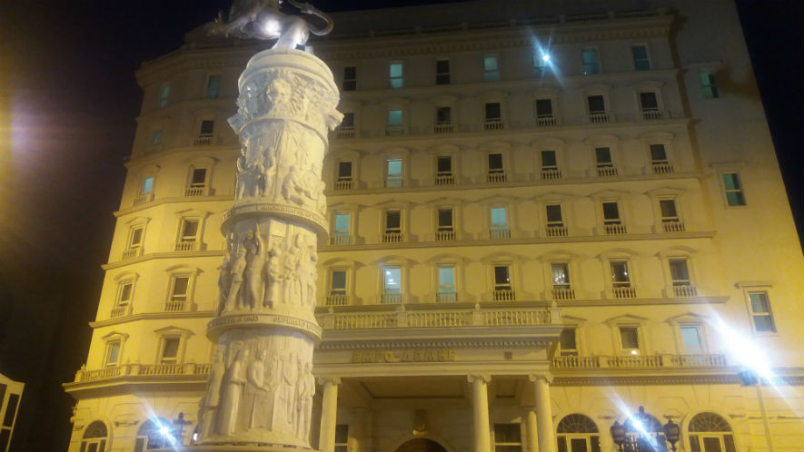 ВМРО-ДПМНЕ: Сомнителни карактери постојано кружат околу највисокиот законодавен дом