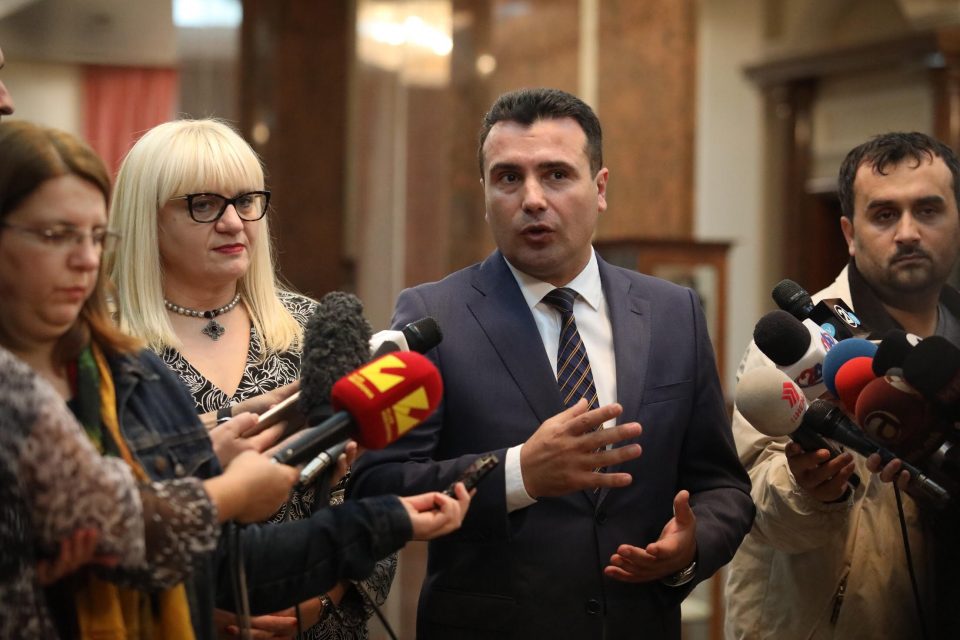 Согласност меѓу Заев и „независните“ од ВМРО-ДПМНЕ – амандманите ќе влезат во сила кога Грција ќе го ратификува Договорот
