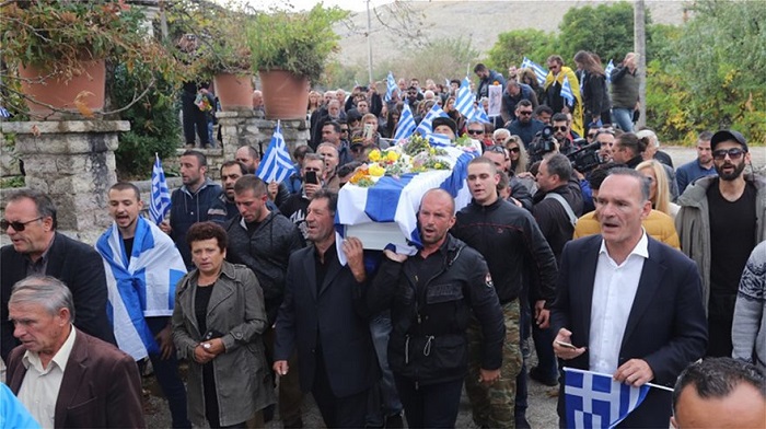 Албанија прогласи непожелни Грци од погребот на Кацифас