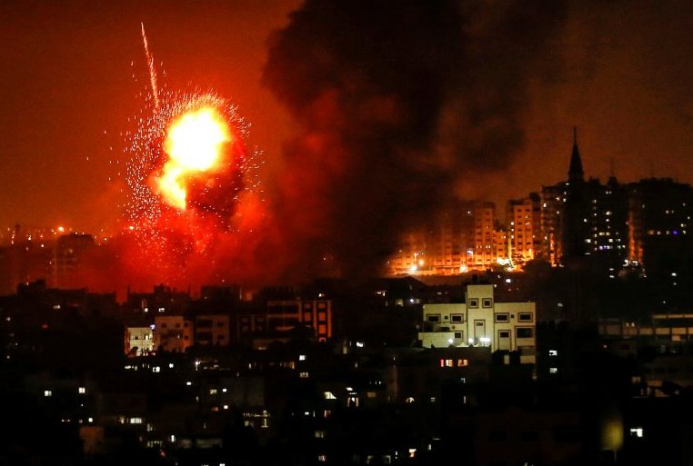 Израелската армија се пробива низ Газа