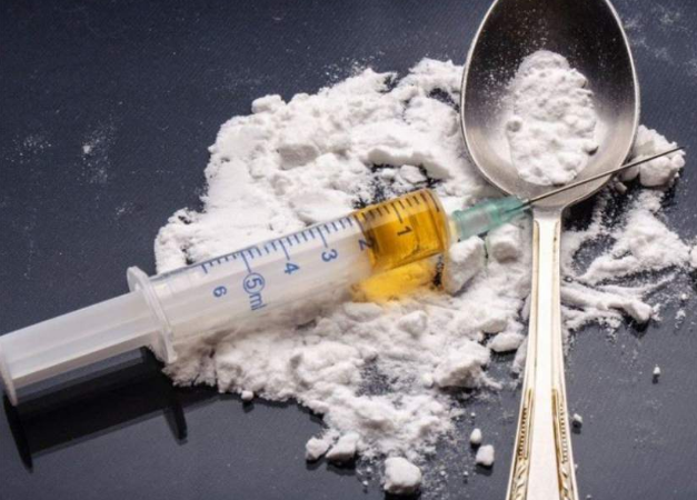 Четворица во притвор за трговија со дрога – поседувале 89 грама хероин