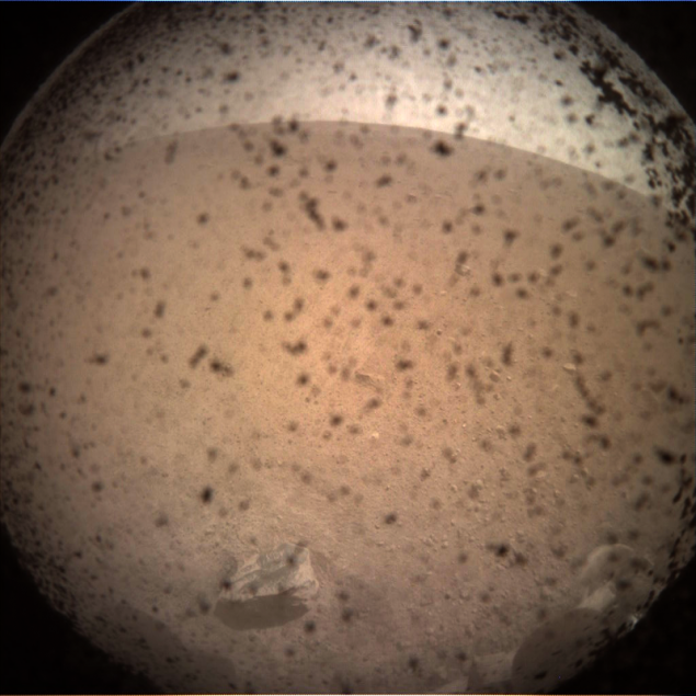 ИнСајт ја испрати првата фотка од Марс