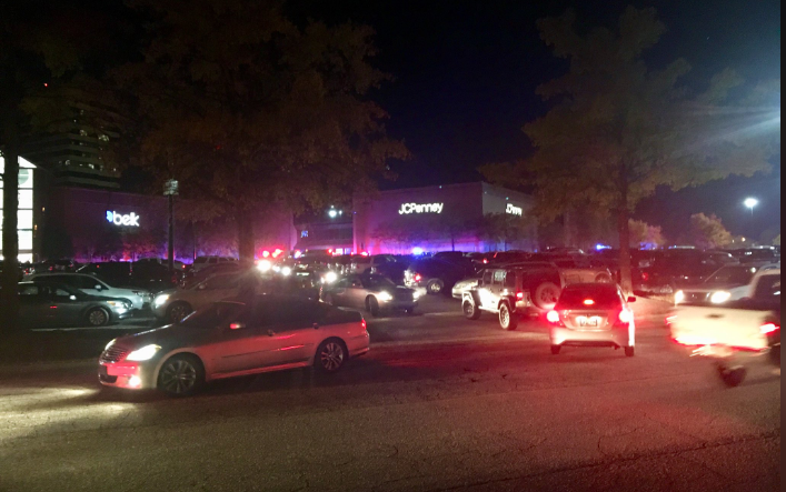 Еден загинат, двајца повредени – Пукање во трговски центар во Алабама (ВИДЕО)