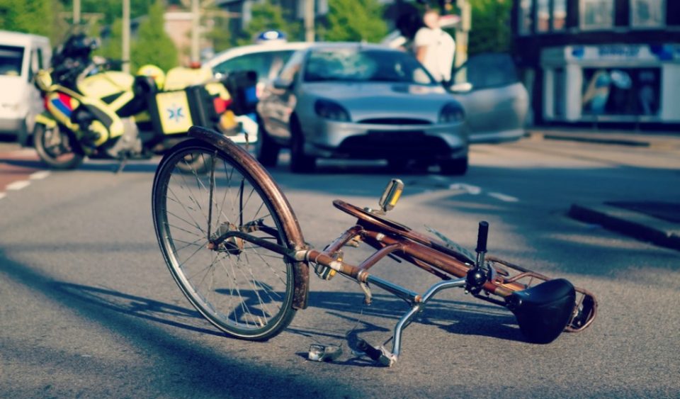 Велосипедист почина од удар на автомобил