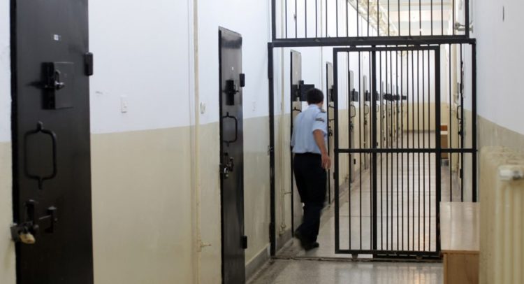 Амнестија во Албанија – од затворите ќе се пуштат 900 затвореници