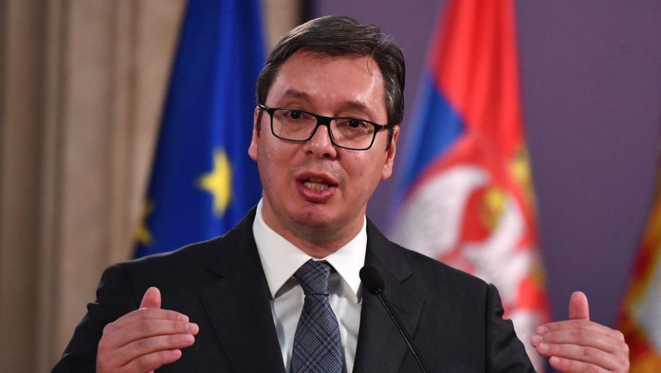 Српската опозиција прашува: Дали Вучиќ му помогна на Груевски да избега во Унгарија?