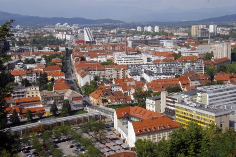 Секој десетти вработен во Словенија е странец