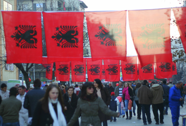 Албанците од Македонија и Црна Гора послесно ќе доаѓаат до работа во Албанија
