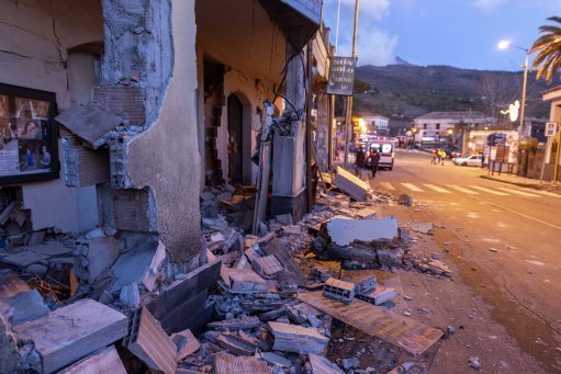 Триесетина повредени во земјотресот на Сицилија