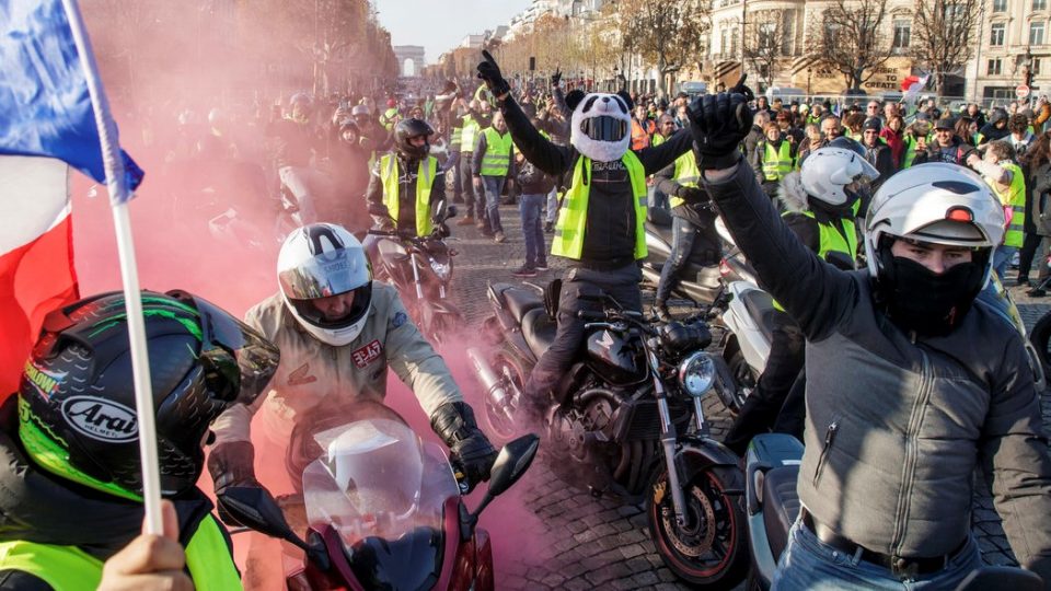 Франција се подготвува за нови протести на „Жолтите елеци“