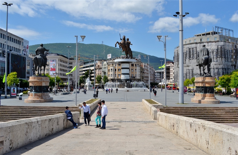 Jавната администрација од Скопје да се пресели во 10 градови