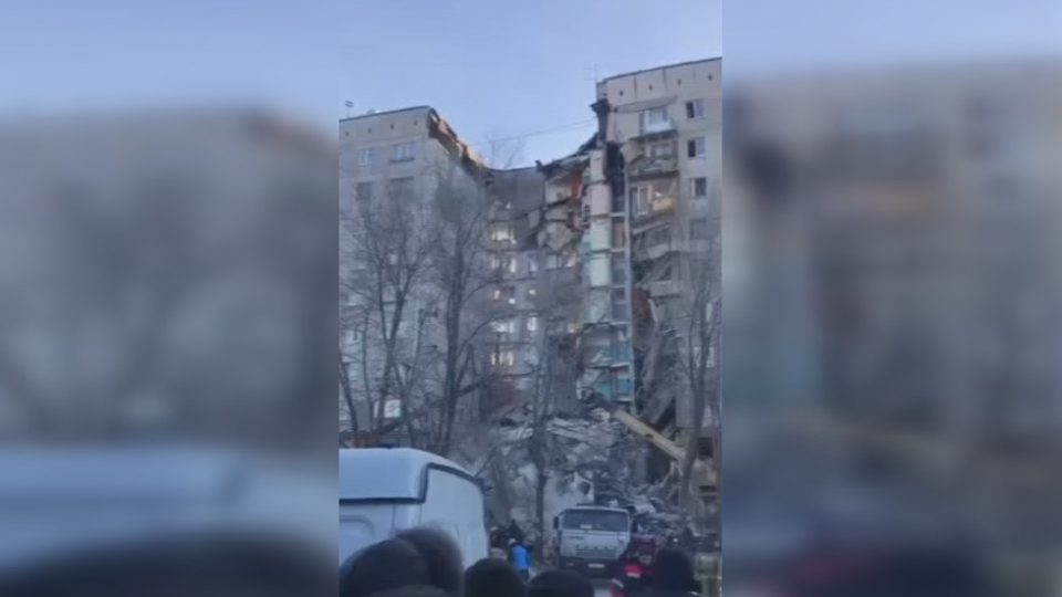 Експлозија на гас разурна зграда – тројца загинати, 79 исчезнати (Видео)