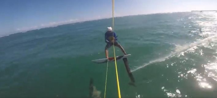 Австралиски сурфер „се поздрави“ со ајкула