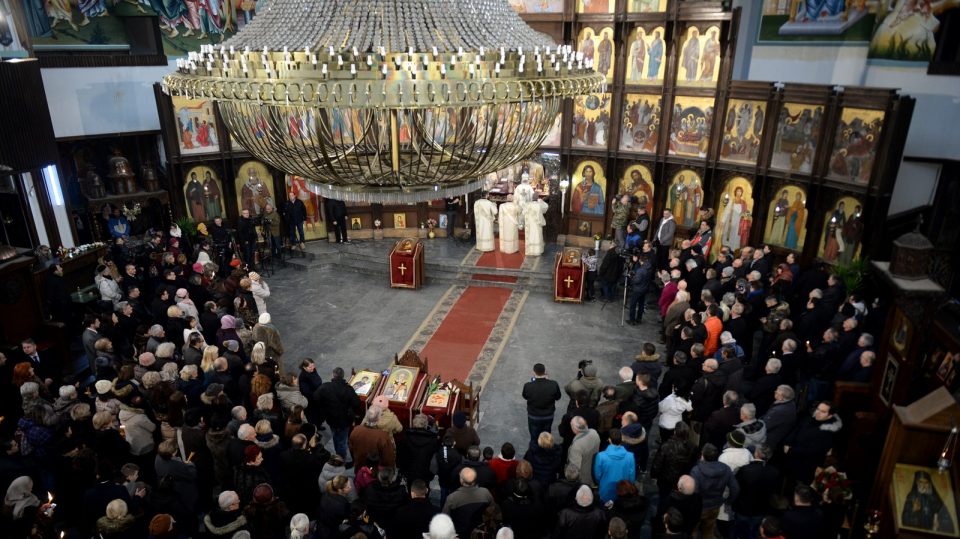 Православните христијани го слават Рождеството Христово-Божиќ