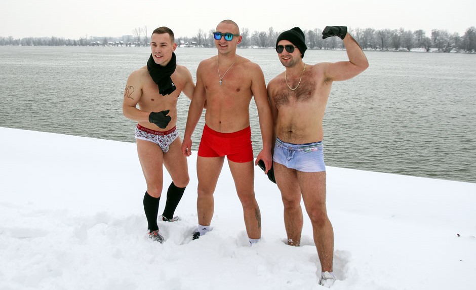 Белграѓани во долна облека против минусните температури (ФОТО)