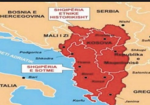 Западот го плаши Вучиќ со Голема Албанија за да го признае Косово