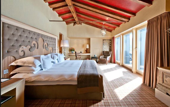 Харадинај Новата година ја поминал во луксузен хотел во Швајцарија (ФОТО)