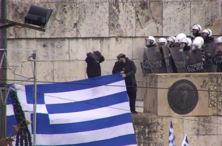 Повредени и приведени по вчерашниот протест во Атина