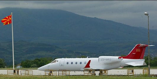 Заев доцни на состанокот:  Aвионот наместо во Скопје слета во Софија
