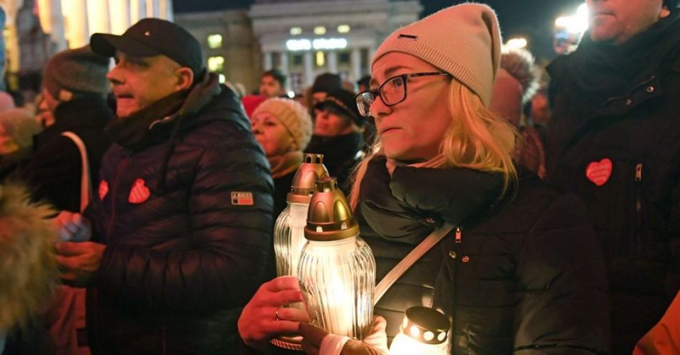 Протести во Полска по убиството на градоначалникот на Гдањск (ФОТО)