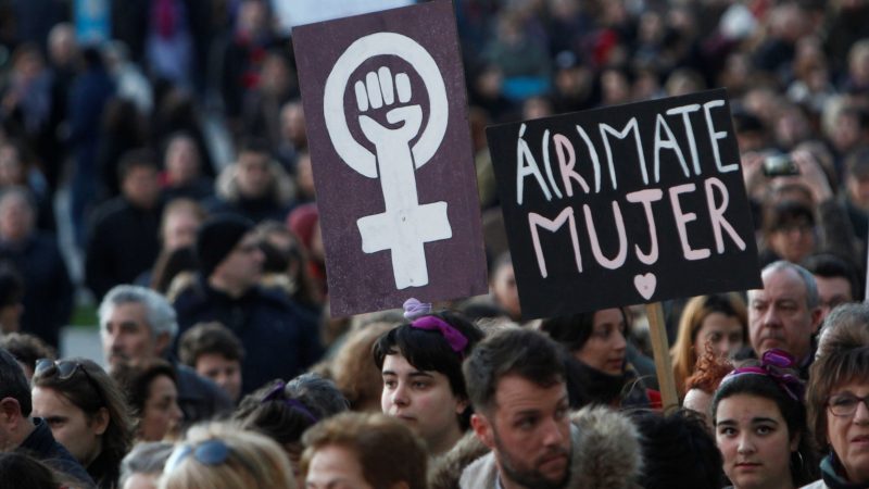 Наместо да чекаат честитки, за 8 март жените ќе штрајкуваат