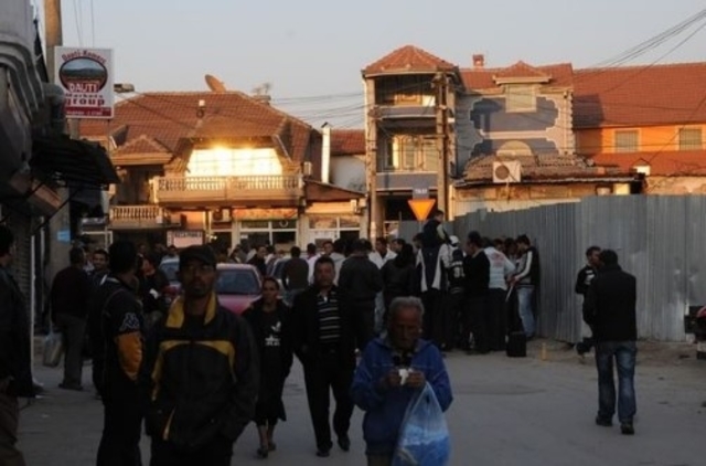 Пет лица под истрага за нападот врз полицајците во Шуто Оризари