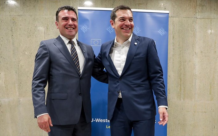 Заев и Ципрас ќе разговараат за 30 прашања важни за двете земји