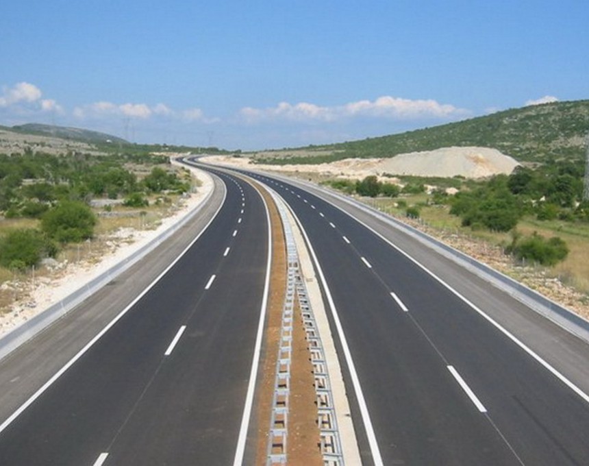 Автопатот Миладиновци-Штип треба да биде пуштен до крајот на месецов