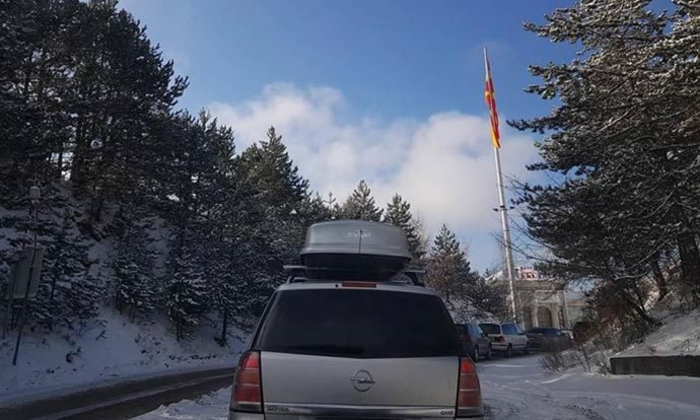 На бугарскиот граничен премин „Станке Лисичково“ се чека два часа за влез во Република Македонија