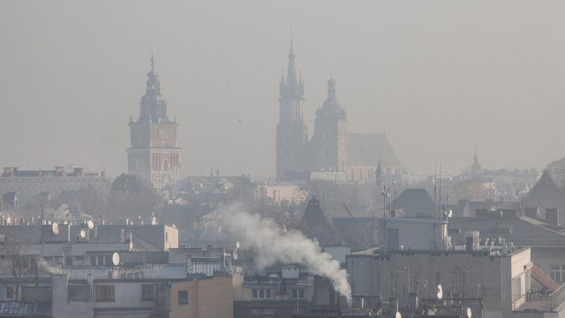 Падна првата пресуда со која се потврдува правото на граѓаните да дишат чист воздух