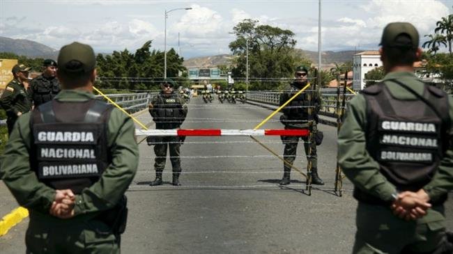Тензија и солзавец на венецуелската граница