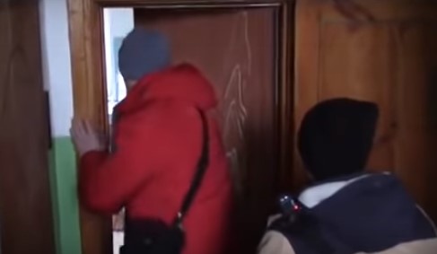 Руски специјалци насилно влегуваат во просториите на Јеховни сведоци (ВИДЕО)