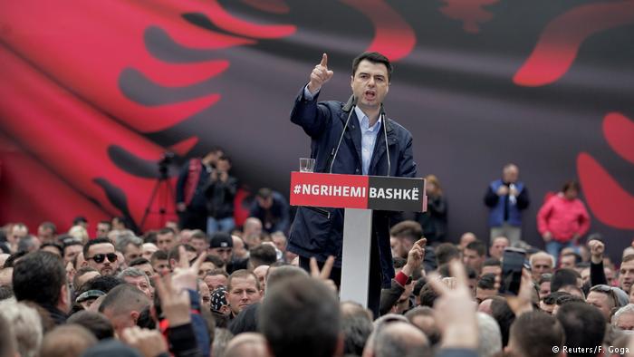 Пред денешниот протест: Баша ги повика Албанците да ја земат судбината во свои раце