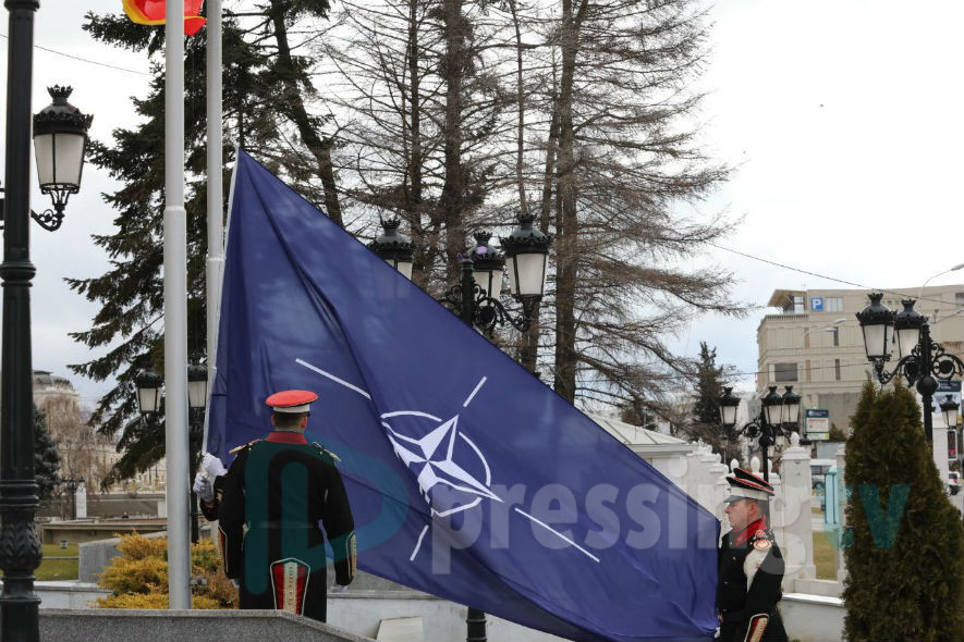 Заев: Наскоро ќе стоиме пред јарболот во седиштето на НАТО кога ќе се издига македонското знаме